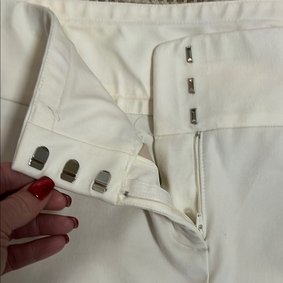 NWT 💎 Alfani White Cropped Pants with Broderie Anglaise - Picture 4 of 8